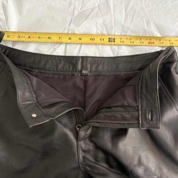 Black Leather shorts Women size XXL (100% Leather) - Picture 3 of 3